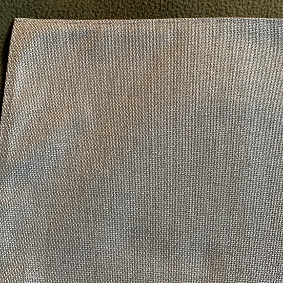 NWOT Sandra by Sandra Lee set of 8 silver metallic placemats. Approx 18” x 13” - Picture 3 of 6